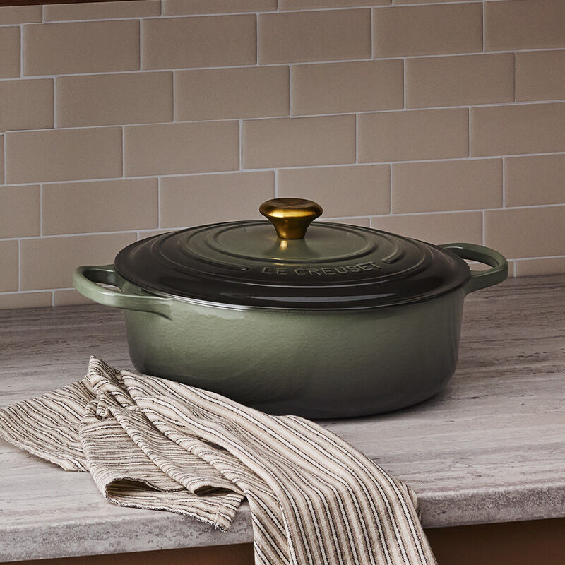 Shallow Round Dutch Oven | Le Creuset